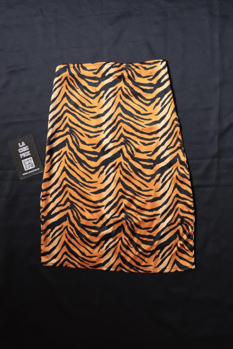Jessy Leopard Print Midi Skirt - Image 4