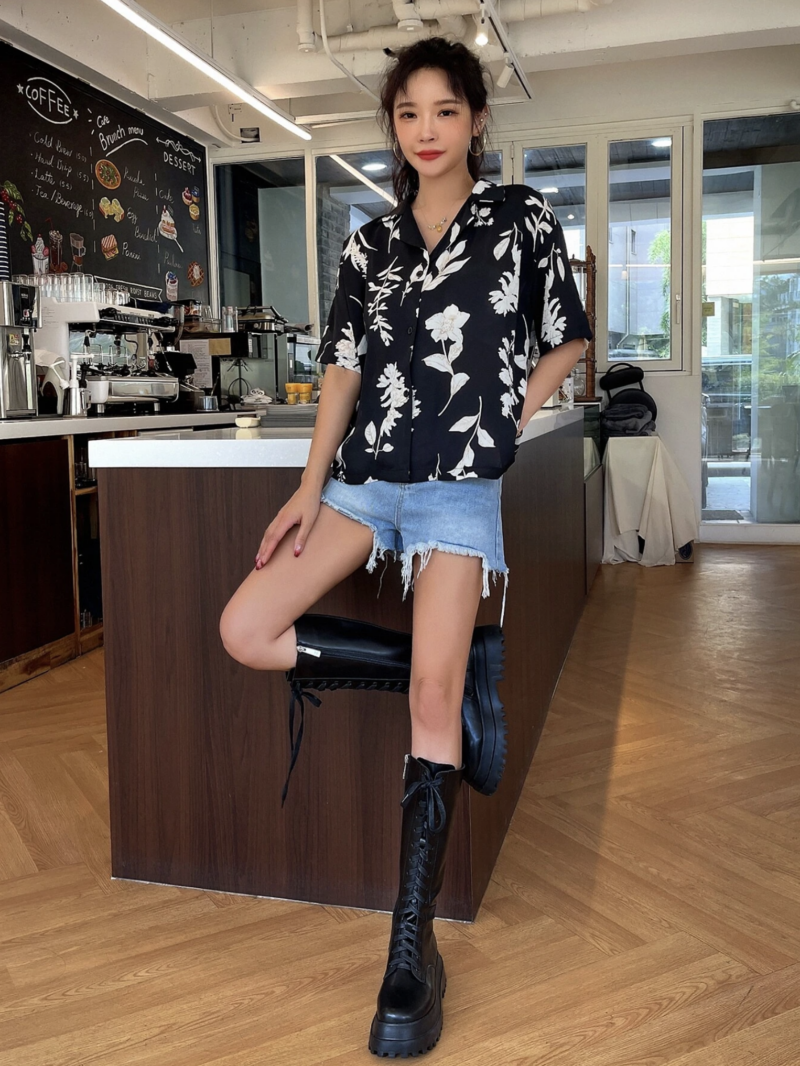 Ommy Black Floral Relaxed Fit Shirt - Image 3