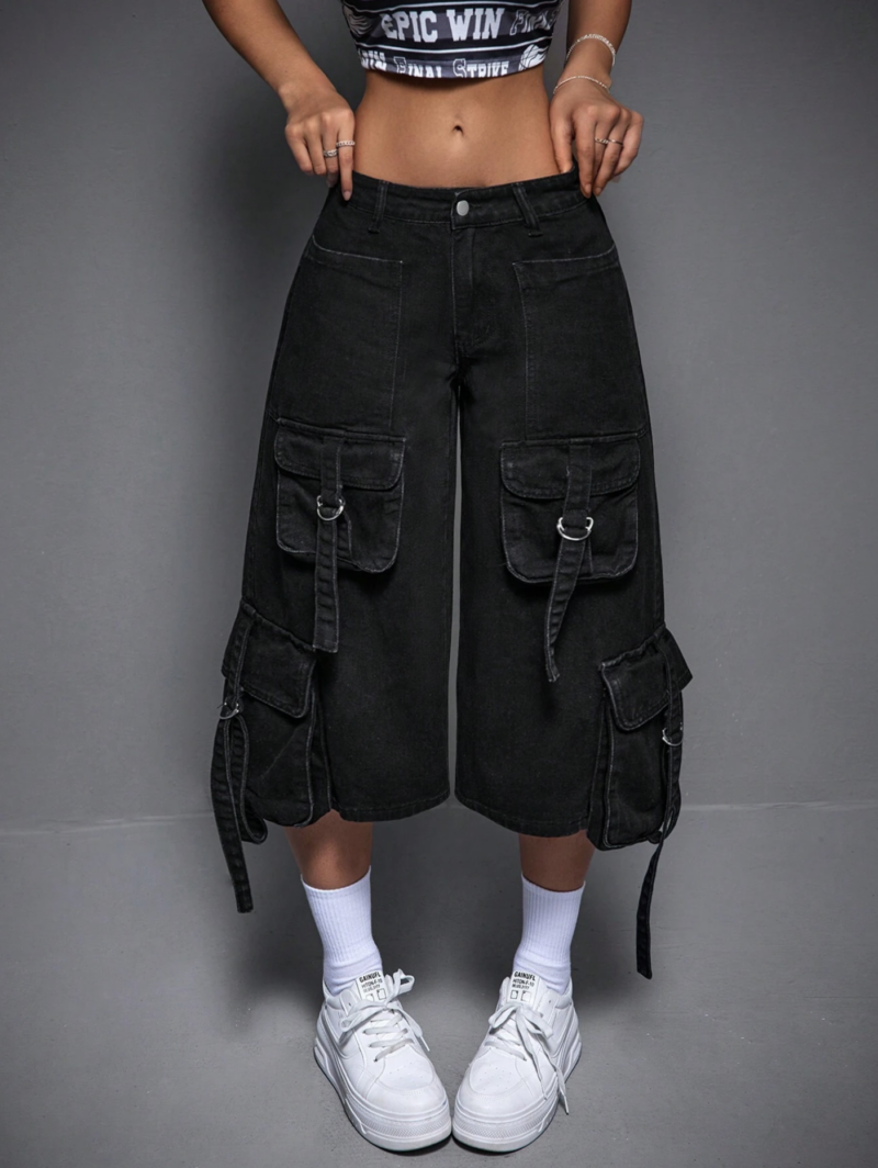 Nivi Black Oversized Cargo Shorts - Image 3