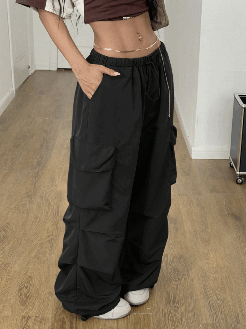 Sivy Black Oversized Cargo Pants - Image 4