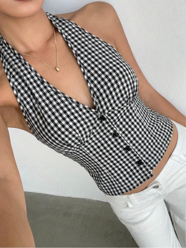Kricy Sleeveless Buttoned Crop Top