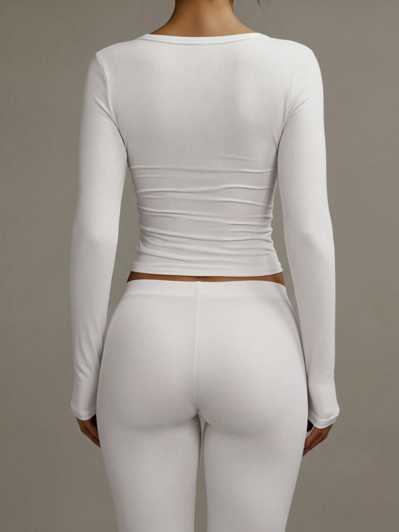 Lizzo White Round Neck Full Sleeves Crop Top - Image 3